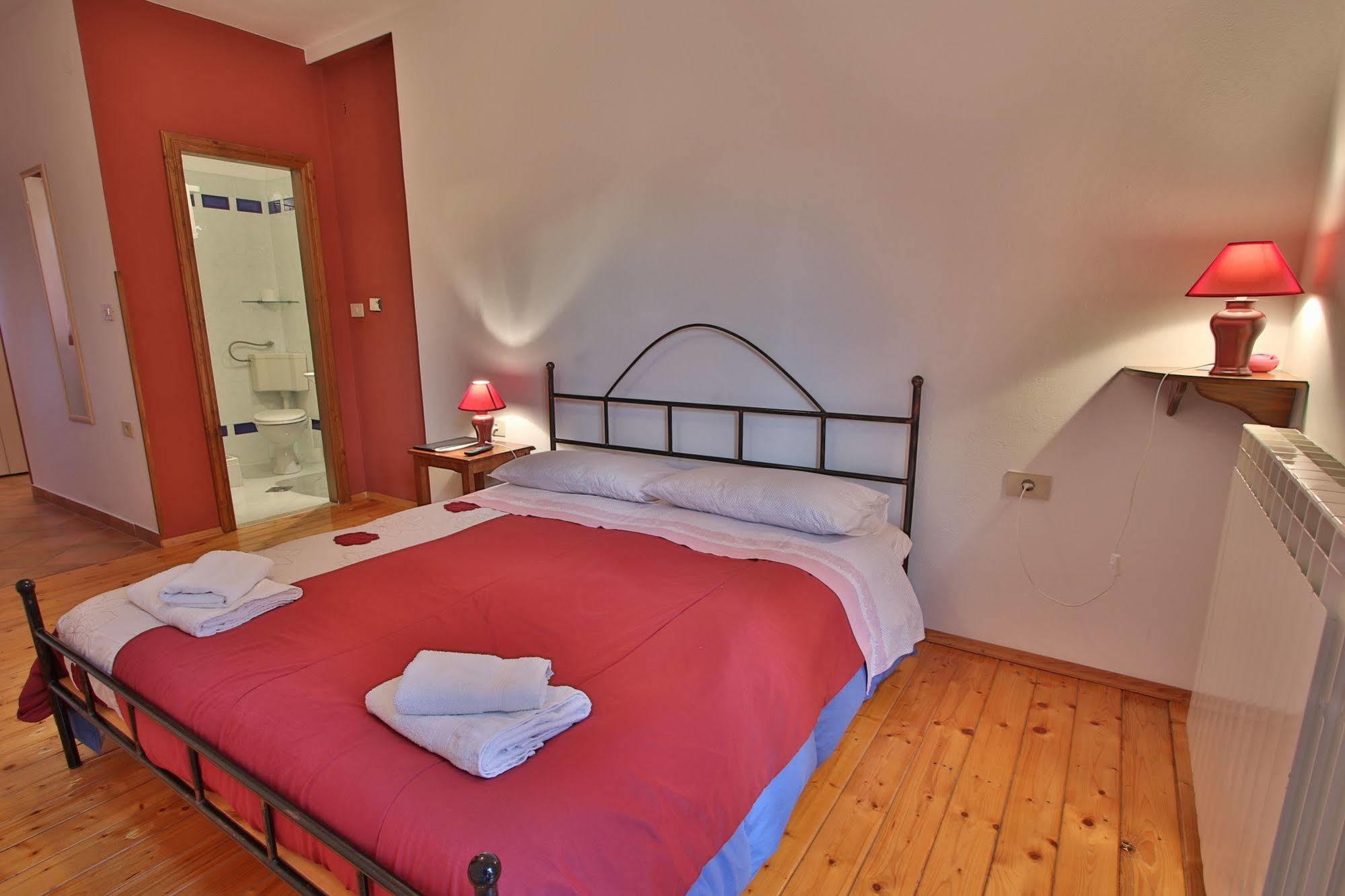 Rooms And Apartment Feral Rovinj Eksteriør bilde
