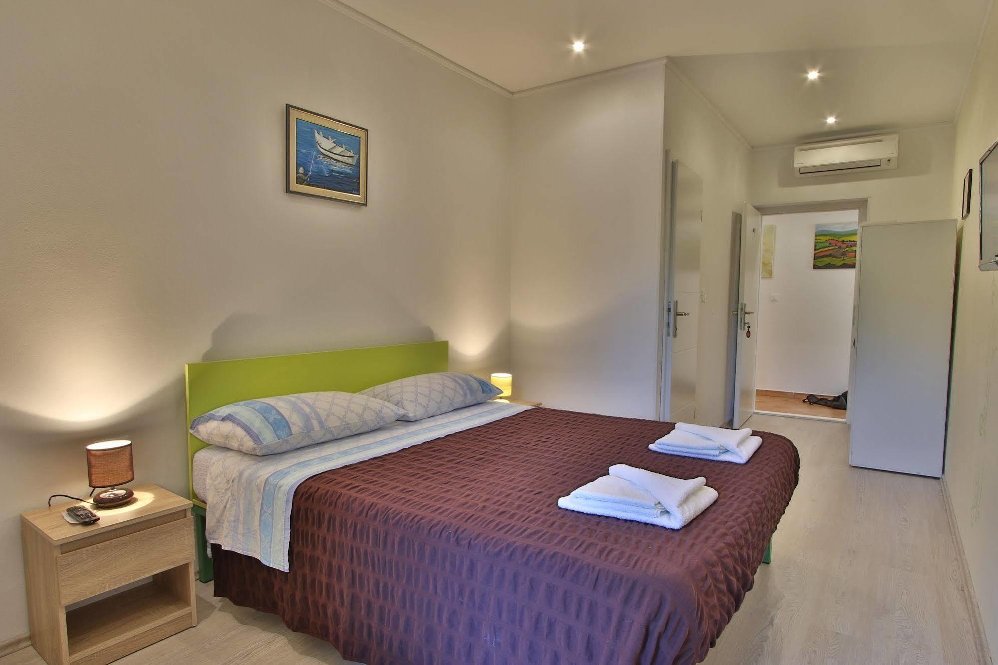 Rooms And Apartment Feral Rovinj Eksteriør bilde